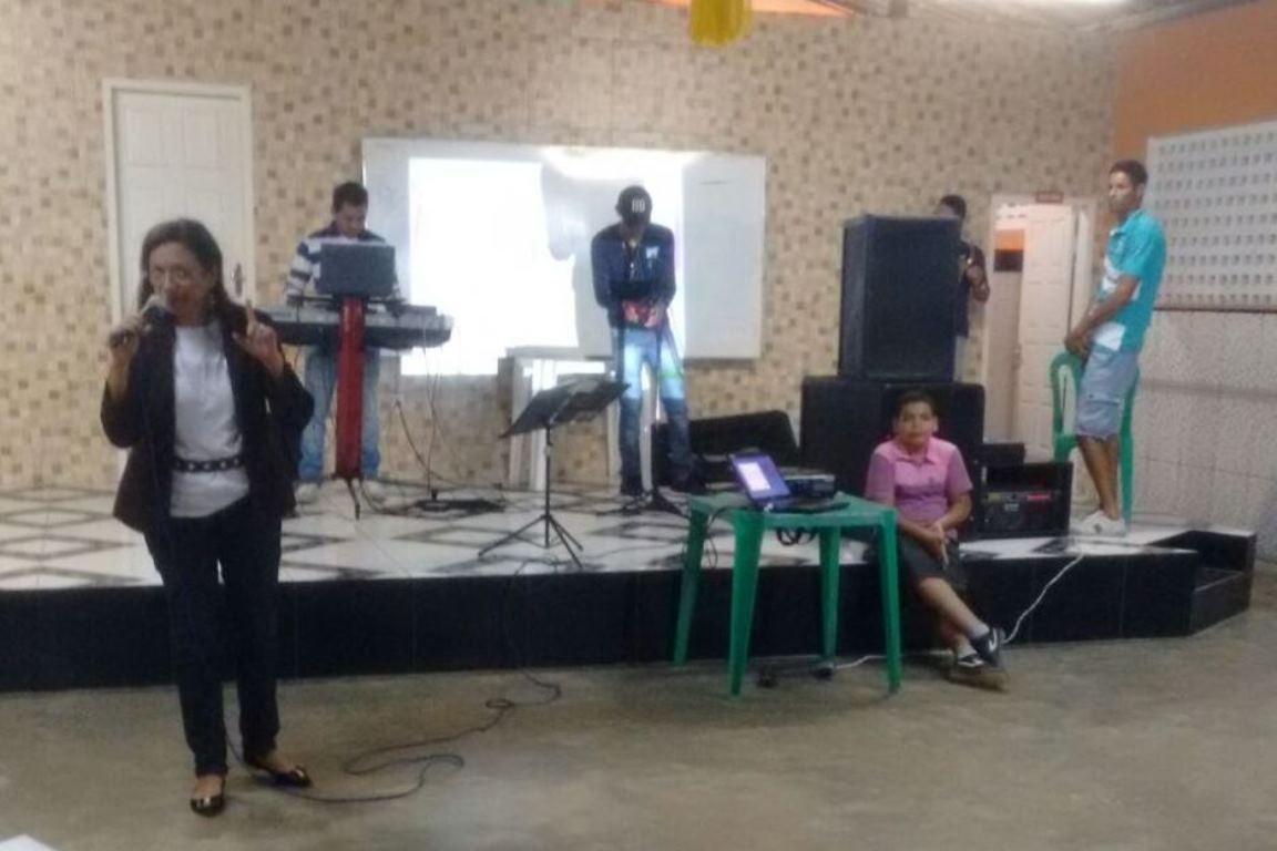 Coordenadora  Valéria Santos Festa das turmas do município de Pedrinhas núcleo Realizando Sonhos