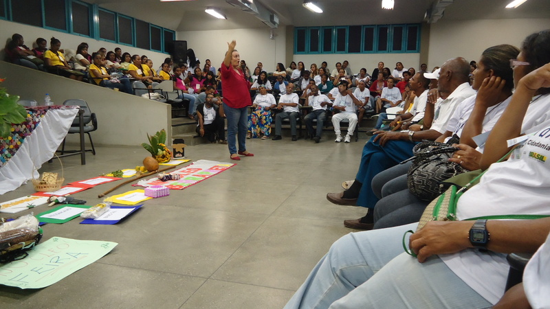 2013-10-24_Explanacao_profa_Sonia_Marinho