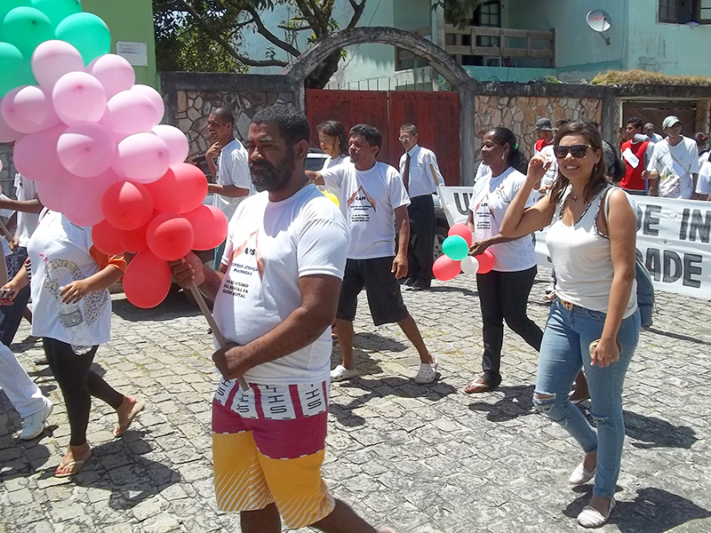 Sanlai coordenadora local, participando da caminhada