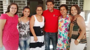 Diretor do Sindpetro - Deyvid Bacelar na sede do polo com a equipe de coordenação do Projeto na Bahia