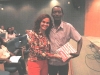 Manuel Gomes (ex-educando) recebendo o Livro, de Mara Cruz
