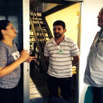 Maria Suely mostrando os arquivos do Memorial MOVA-Brasil ao Dilermando Tell (Petrobras), José Genivaldo da Silva (FUP)
